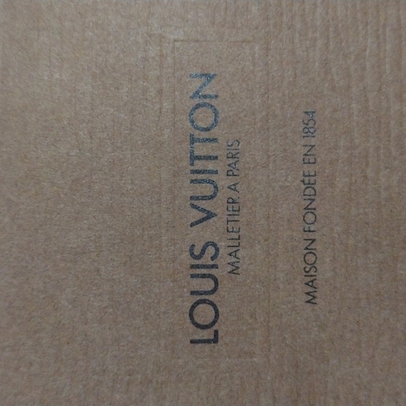 Louis Vuitton Brown Envelope Style Empty Paper Gift Bag Storage 8.5x5.25x1.25" - Picture 4 of 10